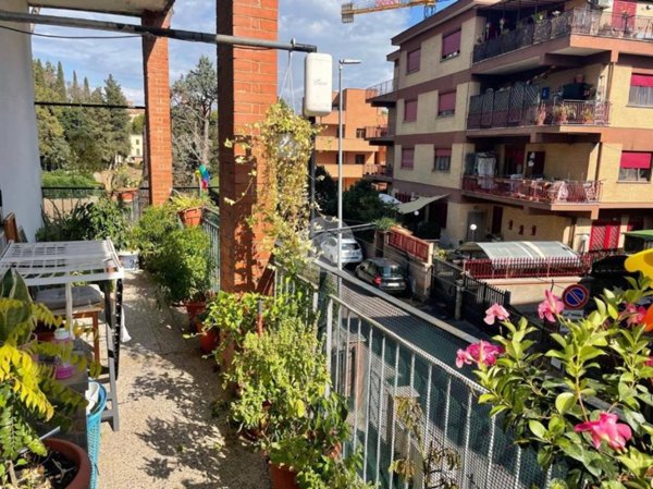appartamento in vendita a Roma in zona Colle del Sole