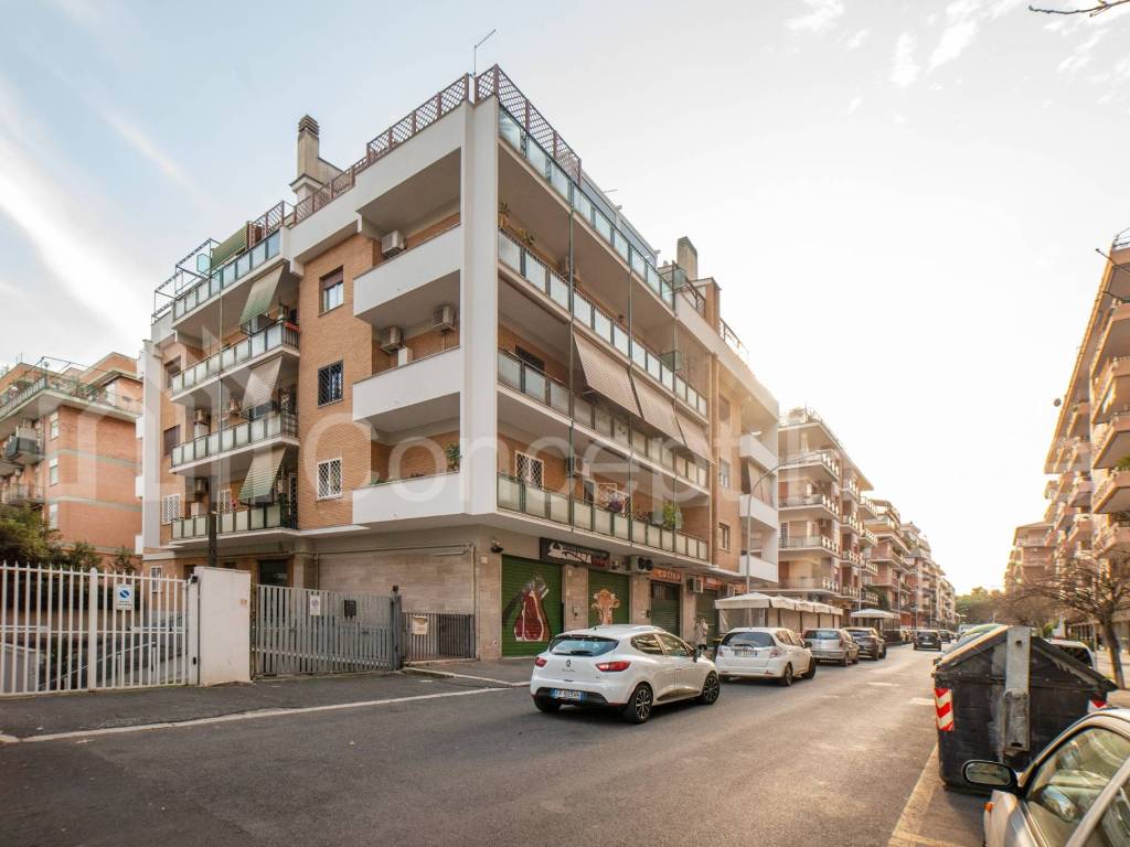 appartamento in vendita a Roma in zona Appio Claudio