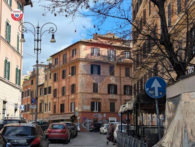 appartamento in vendita a Roma in zona Trastevere