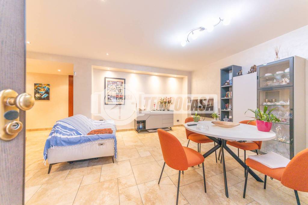 casa indipendente in vendita a Roma in zona Tuscolano