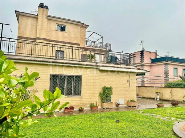 appartamento in vendita a Roma in zona Vitinia