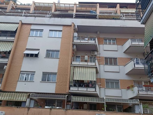 appartamento in vendita a Roma in zona Torre Gaia