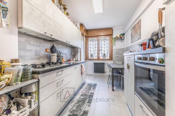 appartamento in vendita a Roma in zona Axa