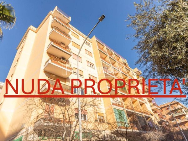 appartamento in vendita a Roma in zona Appio Claudio