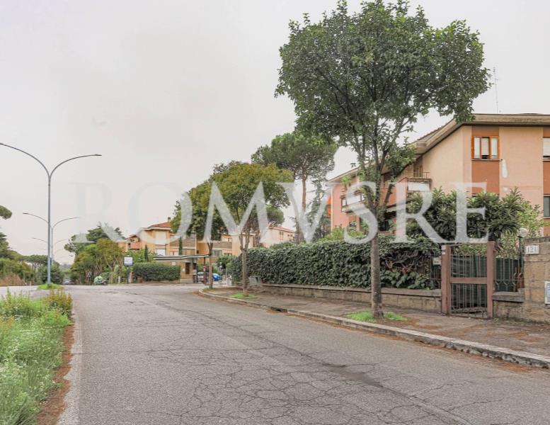 appartamento in vendita a Roma in zona Mostacciano