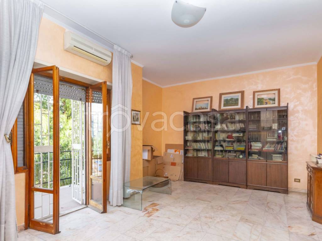 appartamento in vendita a Roma in zona Giuliano Dalmata