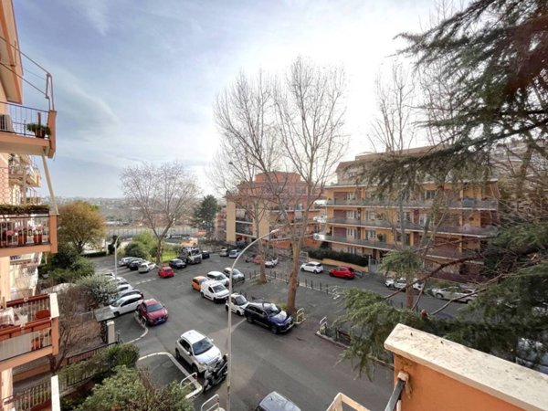 appartamento in vendita a Roma in zona Portuense