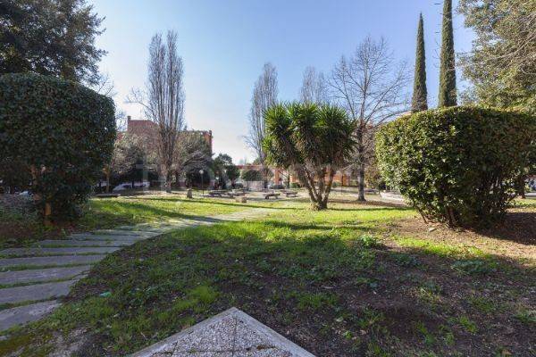 appartamento in vendita a Roma in zona Cinquina