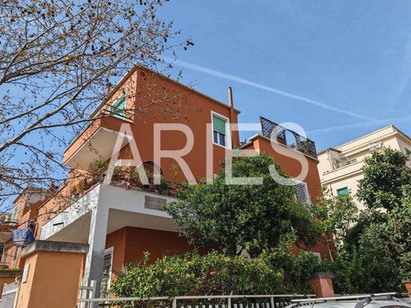 appartamento in vendita a Roma in zona Ostia