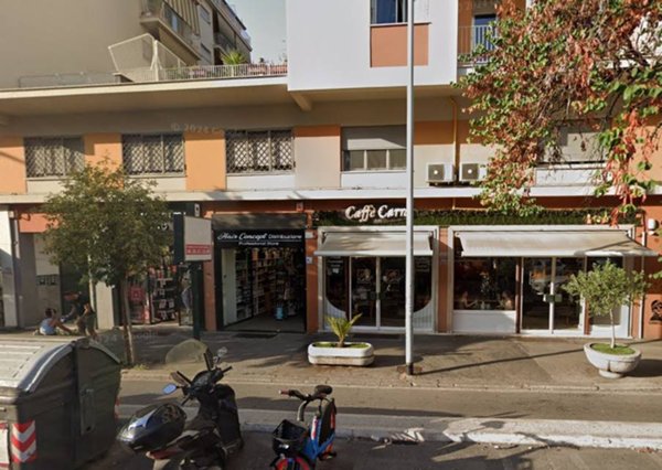 negozio in vendita a Roma in zona Cinecittà