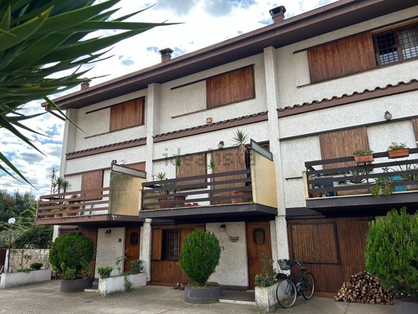 appartamento in vendita a Roma in zona Appio Pignatelli