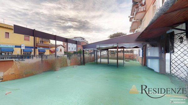 locale commerciale in vendita a Roma