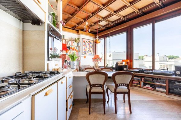 appartamento in vendita a Roma in zona Ostiense