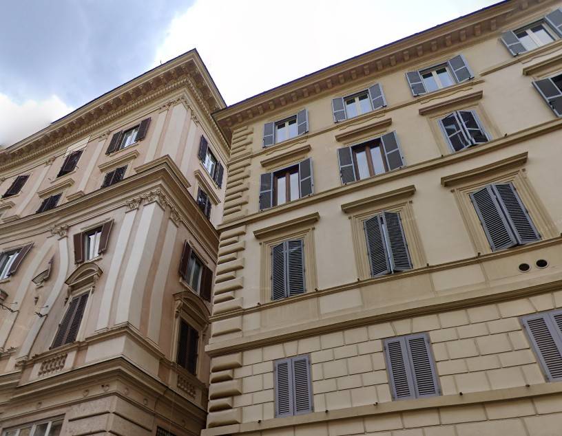 negozio in vendita a Roma in zona Parione/Sant'Eustachio