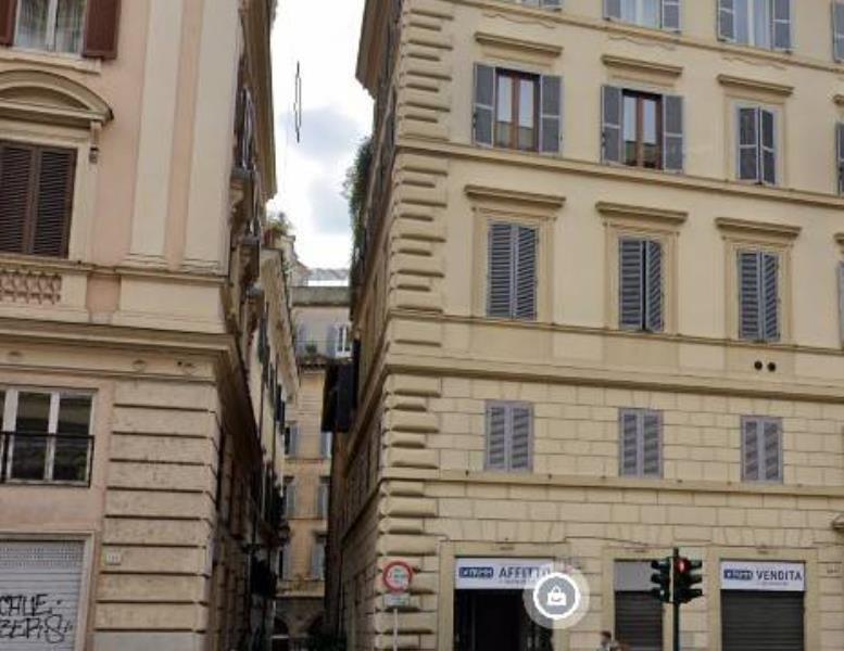locale commerciale in vendita a Roma in zona Parione/Sant'Eustachio