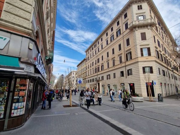 negozio in vendita a Roma in zona Rione Prati
