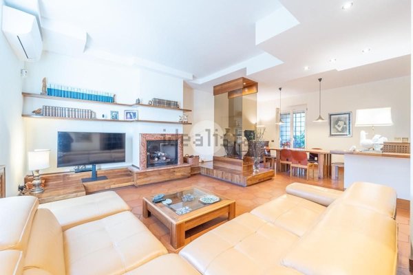 casa indipendente in vendita a Roma in zona Appio Pignatelli