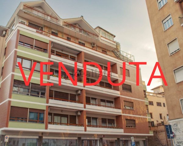 appartamento in vendita a Roma in zona Tuscolano
