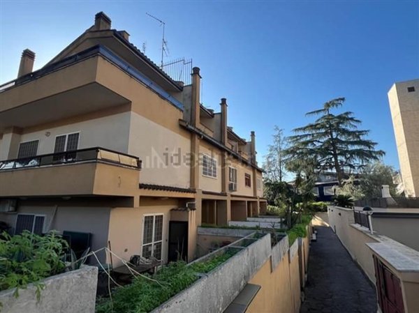 casa semindipendente in vendita a Roma in zona Pietralata