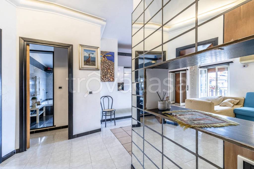appartamento in vendita a Roma in zona Finocchio