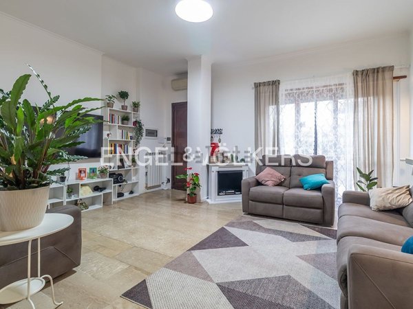 casa semindipendente in vendita a Roma