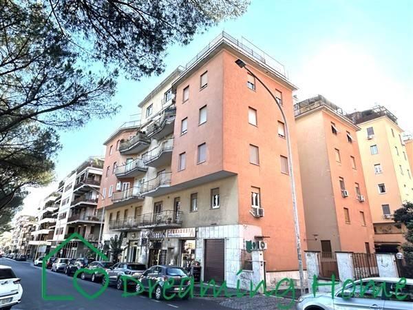 appartamento in vendita a Roma in zona Ardeatino