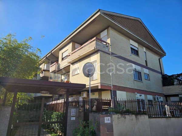 appartamento in vendita a Roma in zona Appio Claudio