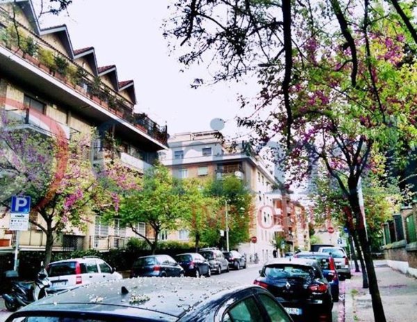 appartamento in vendita a Roma in zona Appio Latino