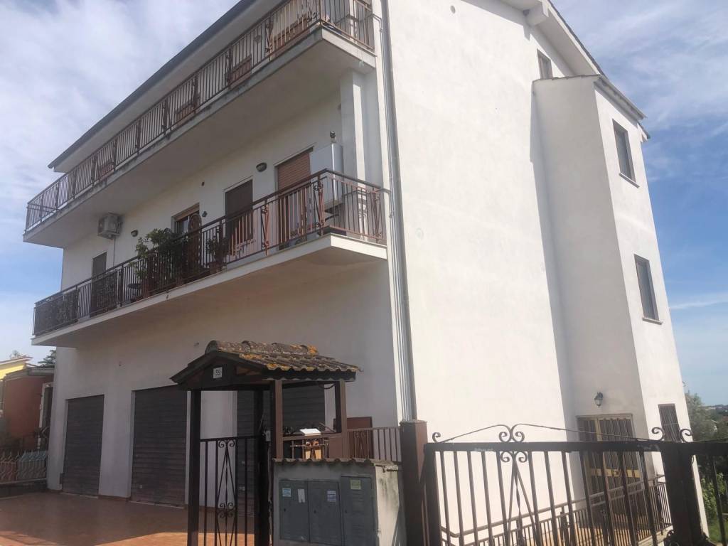appartamento in vendita a Roma in zona Olgiata