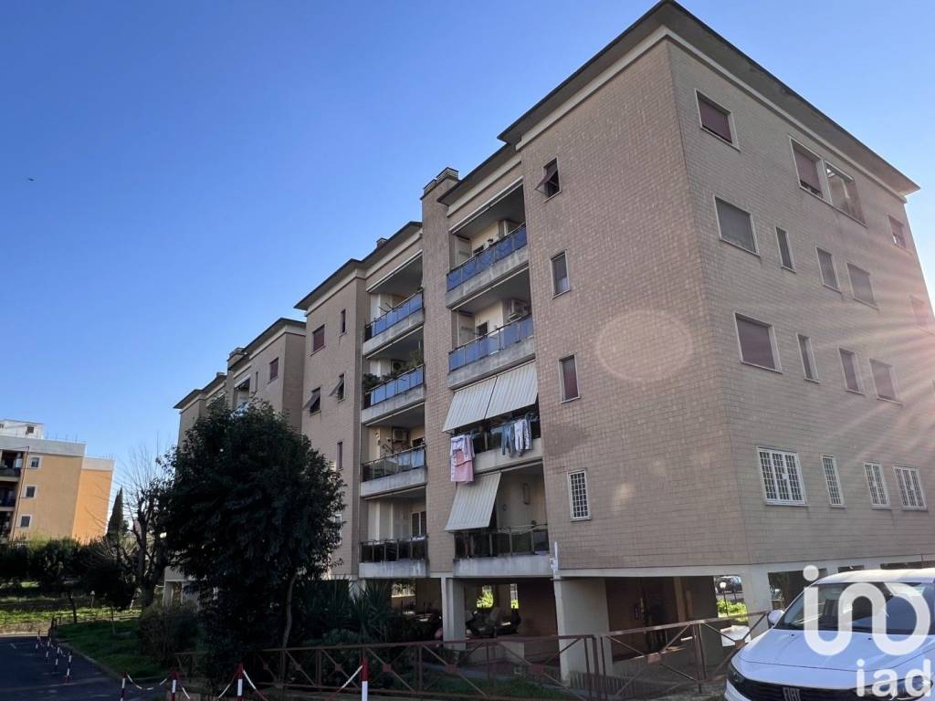 appartamento in vendita a Roma in zona Settecamini