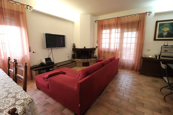 appartamento in vendita a Roma in zona Valle Santa