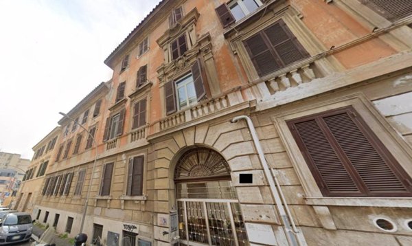 appartamento in vendita a Roma in zona Ostiense