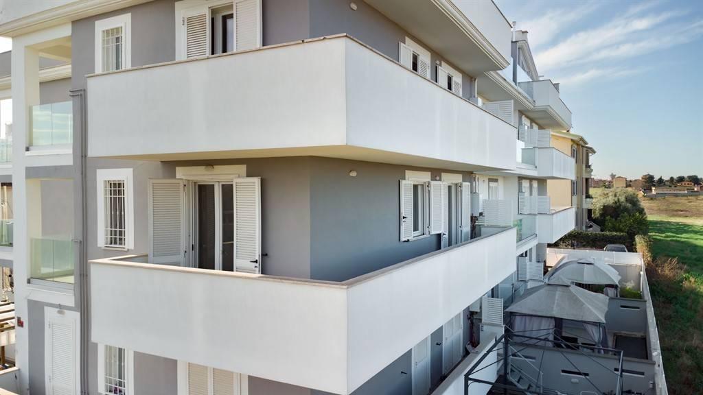 appartamento in vendita a Roma in zona Lunghezza