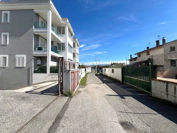 appartamento in vendita a Roma in zona Lunghezza