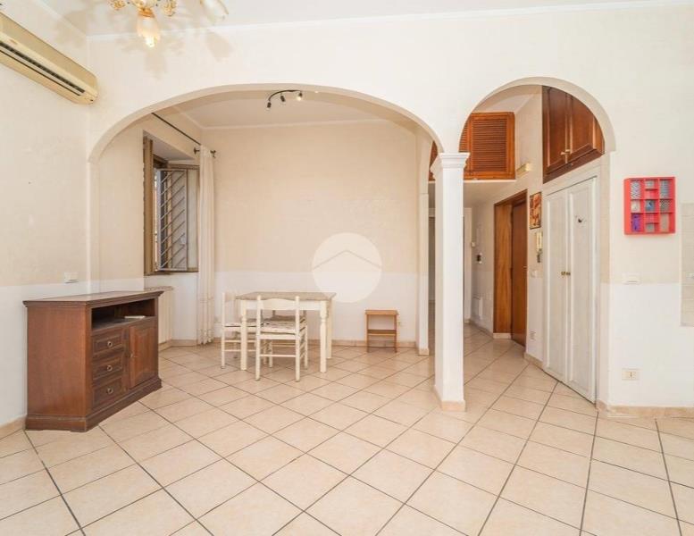 appartamento in vendita a Roma in zona Appio Pignatelli