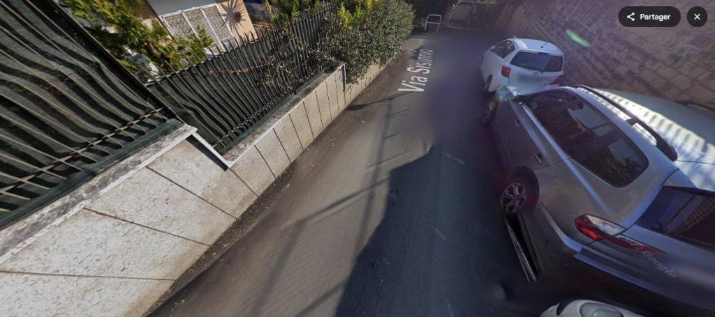appartamento in vendita a Roma in zona Appio Pignatelli