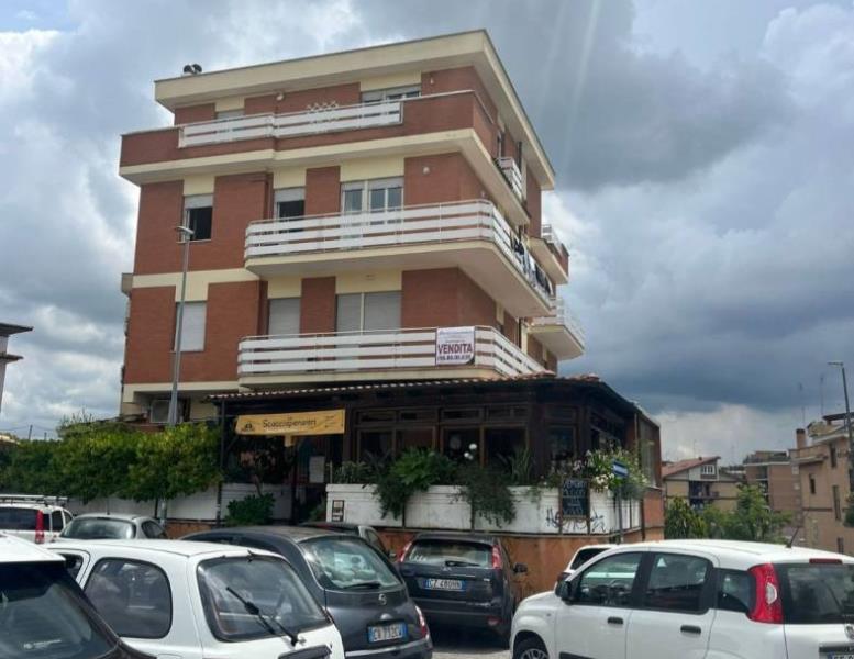 negozio in vendita a Roma in zona Fidene