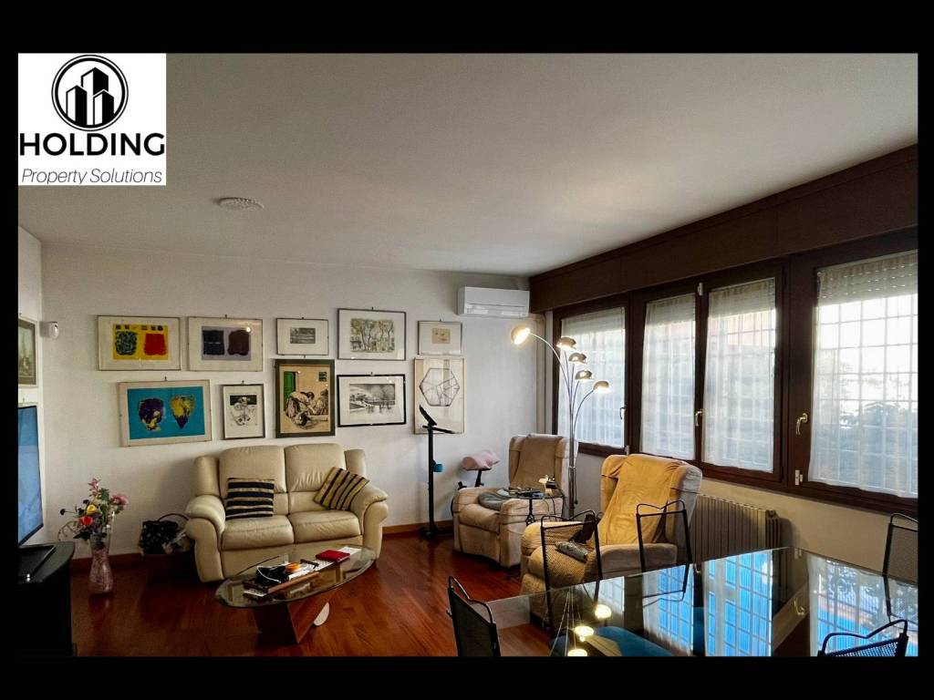 appartamento in vendita a Roma in zona Giuliano Dalmata