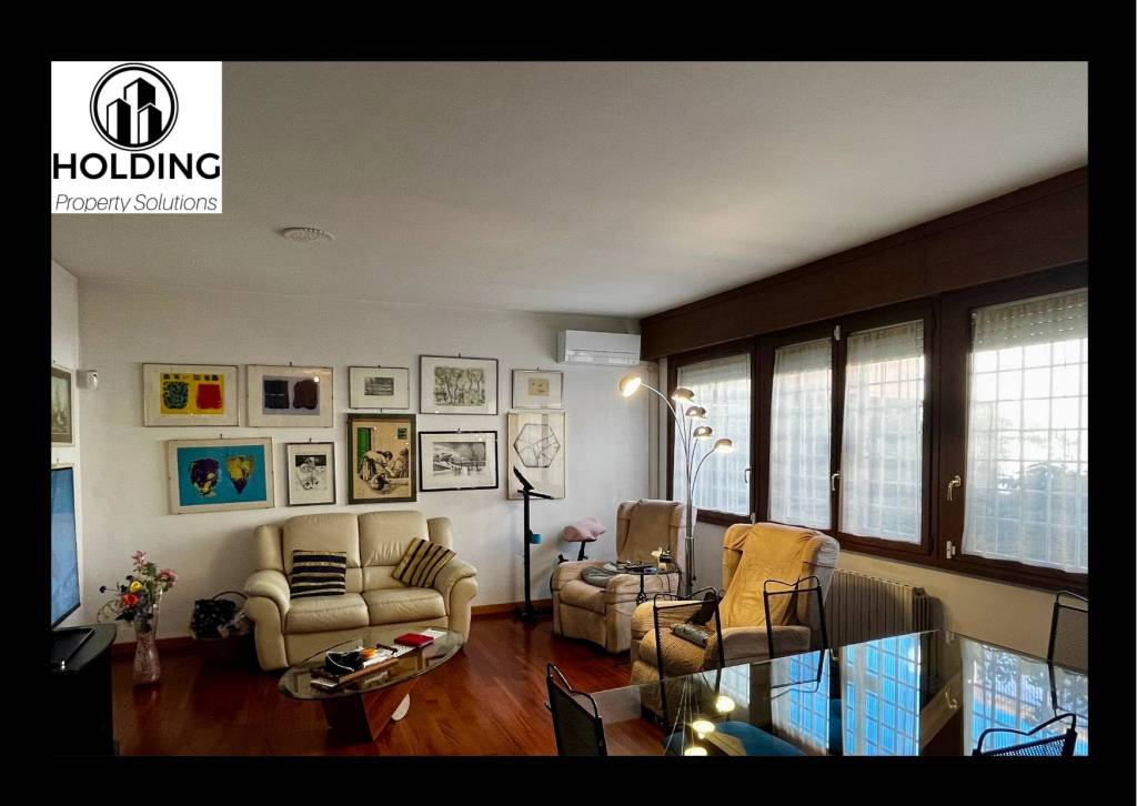 appartamento in vendita a Roma in zona Ardeatino