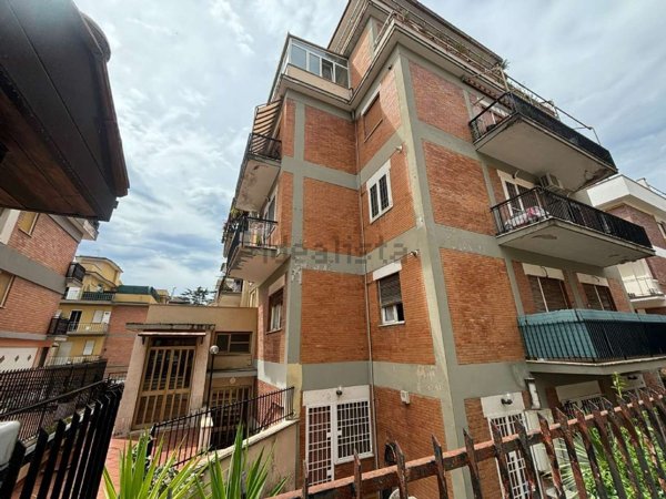 appartamento in vendita a Roma in zona Corviale
