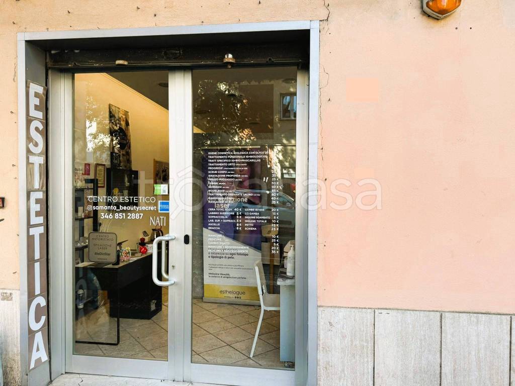 negozio in vendita a Roma in zona Vitinia