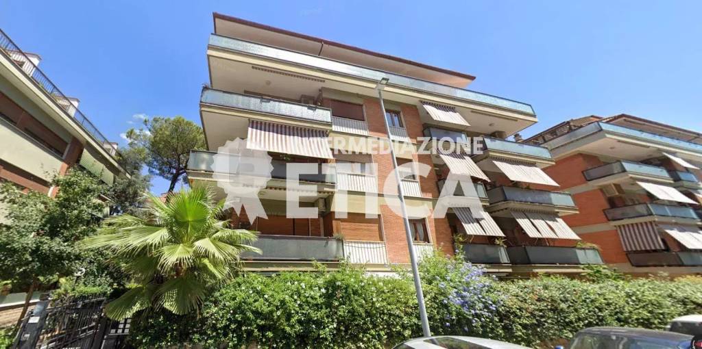 appartamento in vendita a Roma in zona Tuscolano