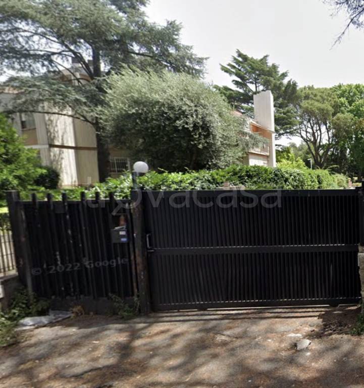 appartamento in vendita a Roma in zona Mostacciano