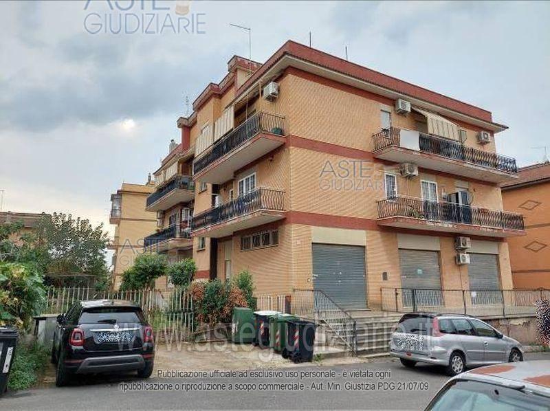 appartamento in vendita a Roma in zona Cinquina
