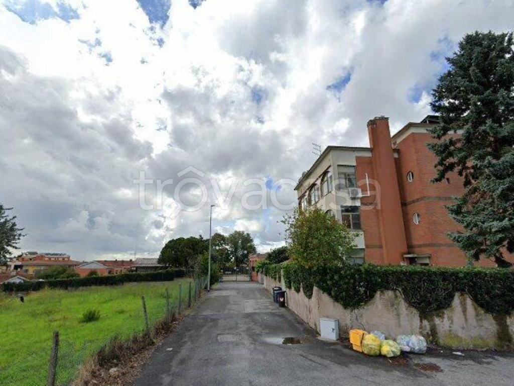 appartamento in vendita a Roma in zona Massimina/Casal Lumbroso
