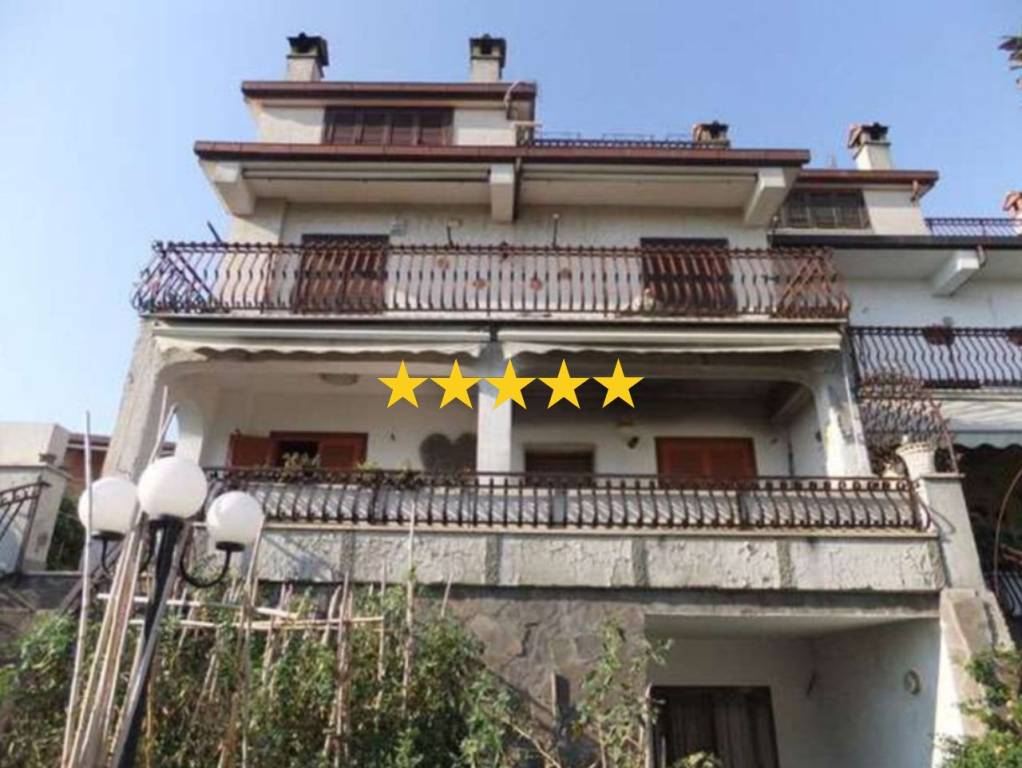 appartamento in vendita a Roma in zona Sette Bagni