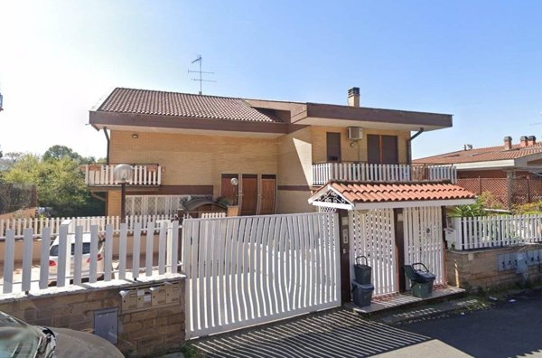 appartamento in vendita a Roma in zona Finocchio