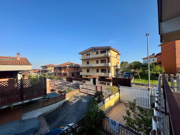 appartamento in vendita a Roma in zona Finocchio