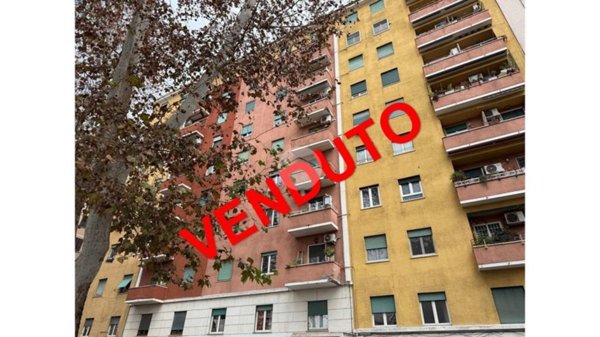 appartamento in vendita a Roma in zona Ostiense