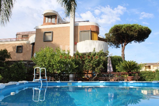 casa indipendente in vendita a Roma in zona Axa